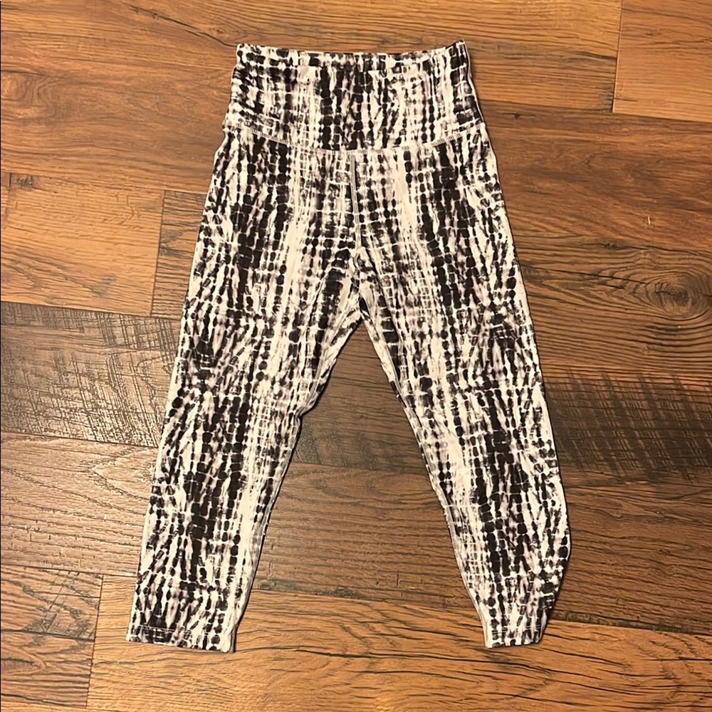 Patterned Black and White Leggings